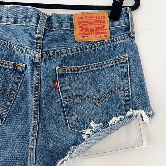 Levi’s 501 cut off shorts - Picture 4 of 7